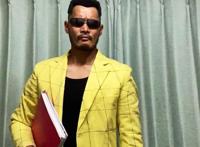 《蜡笔小新》幼稚园园长真人版，比二次元更像黑道老大的Cosplay