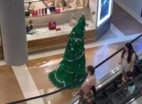 圣诞节要到了，外国人开启了神COS模式