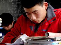 案件回顾：学霸因身体畸形被嘲笑，一年内残害四名女童