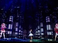 和赖美云“抢戏”？虚拟偶像扇宝与真人歌手同台演出引热议