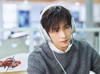 虚拟偶像成长法：“全职高手”叶修如何“整容”成赚钱利器？