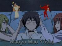 拿着抱枕打本尊，魔王就是这么奇葩任性，她不能换个武器么