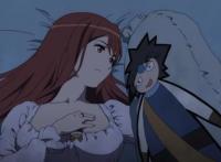 拿着抱枕打本尊，魔王就是这么奇葩任性，她不能换个武器么