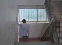 面对失恋的真一同学，矢的猛老师教育他要微笑对待心中的痛苦