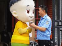 电影“新大头儿子”4“完美爸爸”特辑大手牵小手温情致礼父亲节