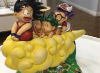 动漫手办模型：龙珠孙悟空和阿拉蕾冲上云霄场景