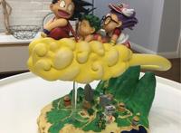 动漫手办模型：龙珠孙悟空和阿拉蕾冲上云霄场景