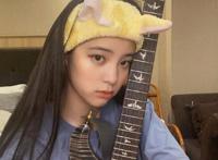 陈赫妈妈晒居家逗娃日常，因配文含糊，网友猜测保姆也一起被隔离