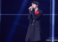 范丞丞最新数专单曲《过度呼吸》舞台首秀