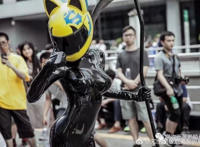 《无头骑士异闻录》赛尔提.史特路尔森cos：性感的男孩子大长腿亮瞎眼怎么比女生还好看