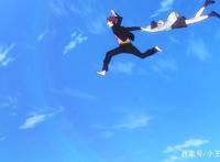 这部动画描绘穿越时空恋爱，少年与大叔是同一人，姐妹上演四角恋