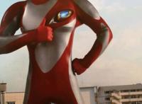 机动奥特曼：钢铁纳伊斯形象公开吃巧克力变身的最萌钢铁奥特曼