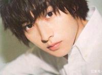 被称为“漫改小王子”的山崎贤人，都成功塑造了哪些角色