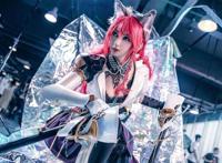 美少女与机甲的组合，总是那么吸引人，网友：反差萌！