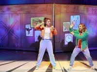 漫画《请把我哥带走》被改成音乐剧，请来了偶像练习生主演