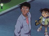 《名侦探柯南：世纪末的魔术师》：基德替新一解围，小兰怀疑柯南