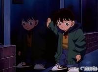 《名侦探柯南》：工藤新一变小后有多惨？跑个1000米都使劲喘！