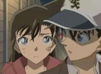 名侦探柯南：新一有多爱小兰？他遭遇生死危机时的反应说明了一切