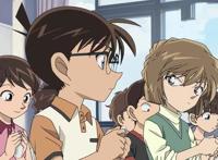 名侦：柯南身份曝光？黑暗组织竟然潜入警局，柯南危险了