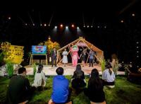 用一直坚守的饱满热情喜迎党的二十大网络青晚追忆十年