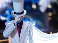 熊祁Cos名侦探冰上的尤里，粉丝：女生帅气起来就没男生的事了