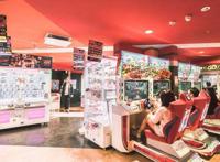 宅男最爱的地方：跪式服务的女仆咖啡馆，还有众多手办