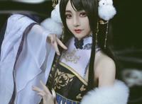 coser小姐姐的颓废生活，酒瓶不离手、正如现实版的《后街女孩》