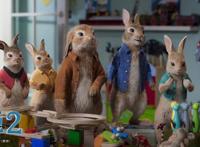 兔兔也太可爱了！《比得兔2：逃跑计划》曝满载而归海报欢乐过年