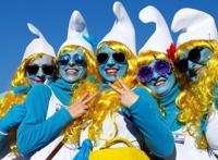 蓝精灵聚会简直群魔乱舞！网友：怪不得格格巫阿兹猫想要抓它们