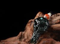 天才眼镜狗闯入玉雕界，嘴叼烟斗，够酷！