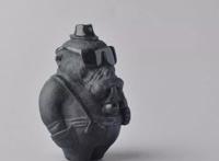 天才眼镜狗闯入玉雕界，嘴叼烟斗，够酷！