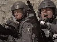 比暴雪公司《星际争霸》还早的科幻电影神作《星河战队》！