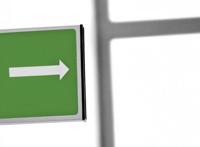 华西医院硬核指路牌火了！网友：半夜不得吓死？医生这样回应…