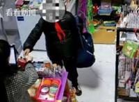 暖心老板娘借出口罩诚信小学生隔天来还钱