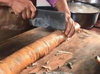 街头的“人气”早餐，人均10元随便吃，老板娘：不卖给小学生！