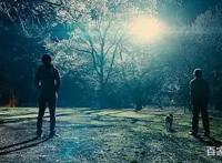 中年颓废男意外成为机械超人，拯救日本，也救赎自己失意的人生