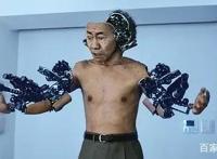 中年颓废男意外成为机械超人，拯救日本，也救赎自己失意的人生