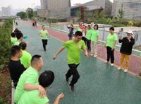 “小蜗牛”走出家门融入社会