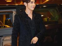 汪东城亮相时装周网友大赞“黑马王子超有型”