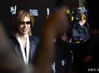 冻颜男神Yoshiki惊喜现身上海，亮相中日聚合时代全球发布会