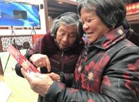 百“福”贺新春玉环摄影志愿者为村民免费拍全家福