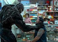 一个酒杯引发狼叔和毒液的大战，孰强孰弱呢？