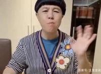 54岁金龟子穿上减龄和卡通衣服，几十年来真的是一心一意