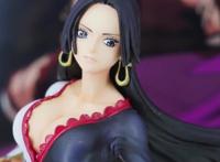 海贼王：薇薇和女帝的手办展示，颜值有点高，我朋友说他好了