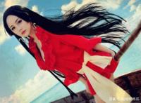 海贼王：二次元走出来的4位COS，女帝英姿飒爽，薇薇比动漫更美！