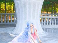 海贼王cos薇薇公主，与动漫一样的身材，一双大眼睛很神奇！