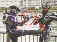 《假面骑士EXAID》社长VS社长，黑千骑竟然被虐，天津垓1000%吃瘪