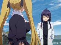 女主为了去旅行，怒剪双马尾，出发后还捡到JK兔女郎