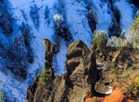 这座火山，冰雪覆盖后，奇观绝景叠现，简直就是冰雪动漫世界