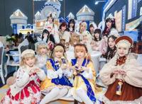 阿萨姆奶茶也玩上cos，大白兔看起来很好吃，这是要集体送福利